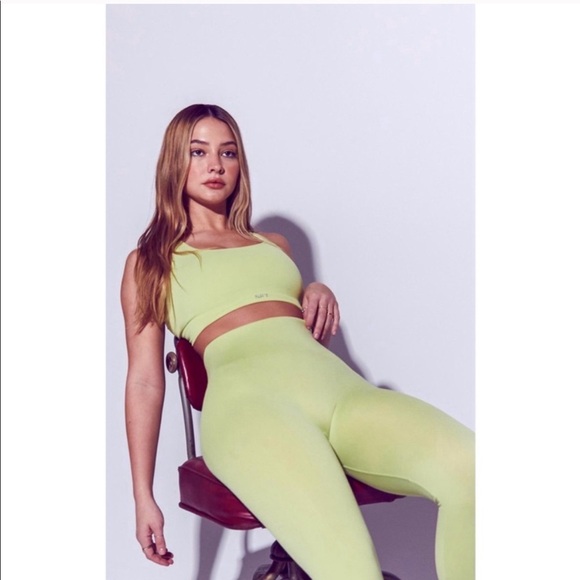 Madelyn Cline x Set Active Workout Set - Picture 1 of 5